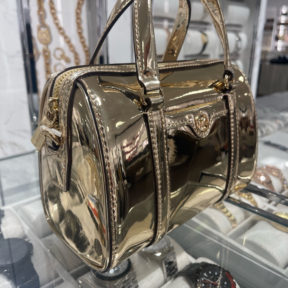 MICHAEL KORS Jet Set Small Metallic Convertible Crossbody Duffle Xbody Bag 
Pale - Picture 15 of 16